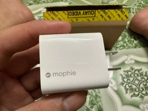 Sản phẩm sạc nhanh đúng với mô tả. Có bảo hành 2 năm. Giao hàng nhanh so với mấy shop khác