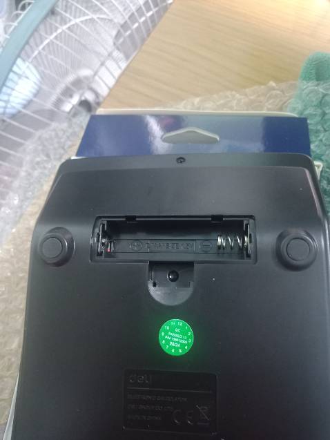 Màn hình to, phím bấm lớn và nhạy. Máy dễ sử dụng, dùng pin aa và năng lượng mặt trời. Hàng dc đóng gói kỹ, giao nhanh