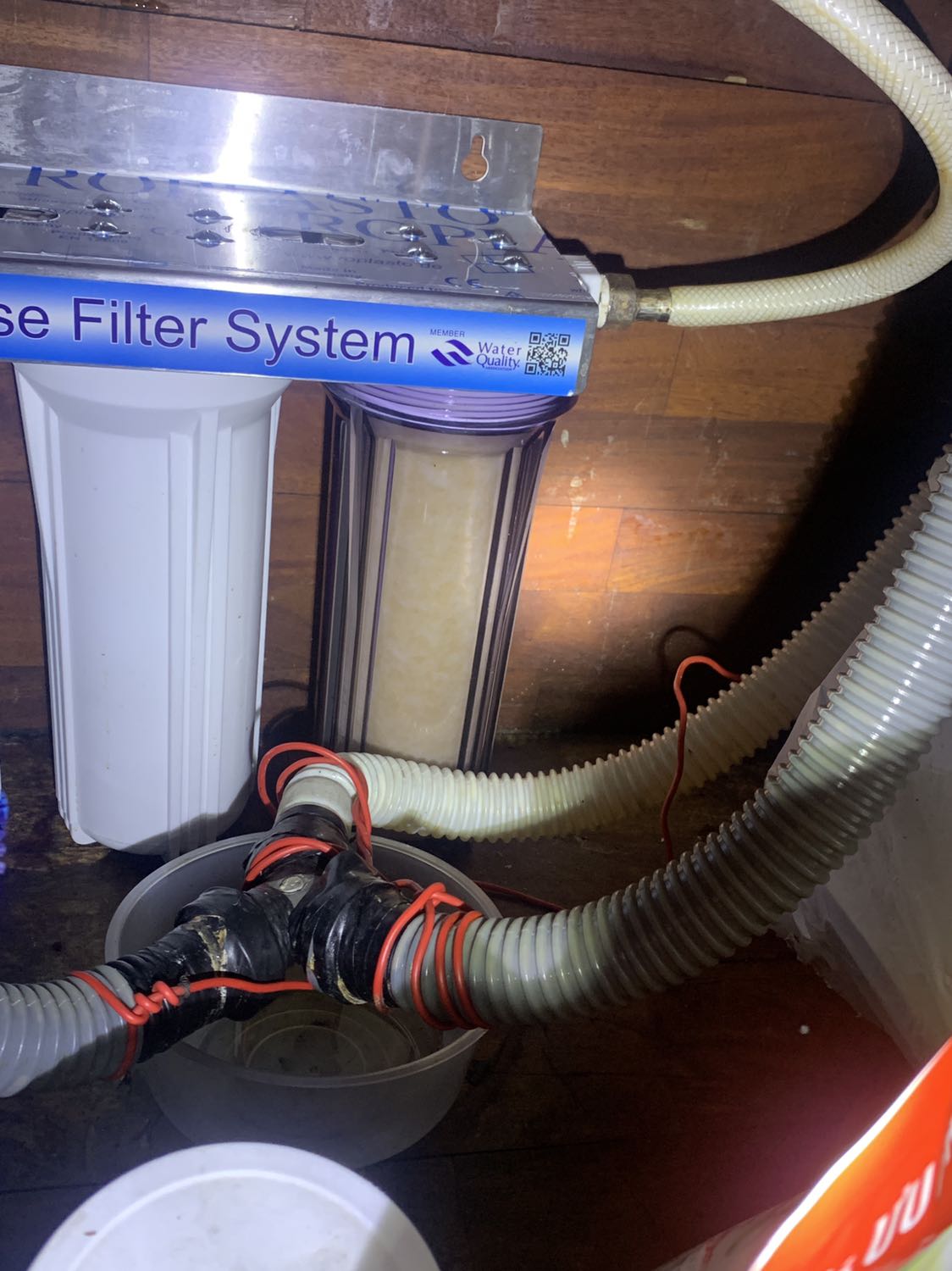 Xịn sò, gắn lọc nước cho máy giặt, xài 1 tuần là thấy lõi lọc từ trắng sang vàng. Quần áo có phần trắng hơn