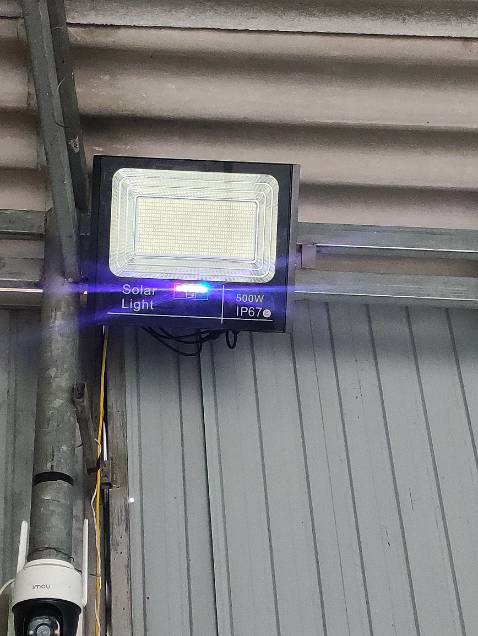 Đèn sáng xanh, chiếu sáng rộng hàng sáng ok