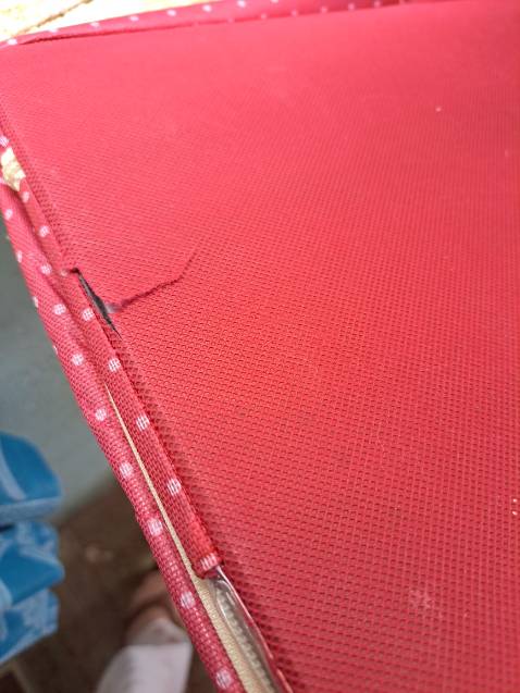 Mình mua 3 cái. Mà 1 cái bị rách. Hi vọng shop gói hàng cẩn thận hơn để ko bị hỏng sản phẩm Mình mua 3 cái. Mà 1 cái bị rách. Hi vọng shop gói hàng cẩn thận hơn để ko bị hỏng sản phẩm