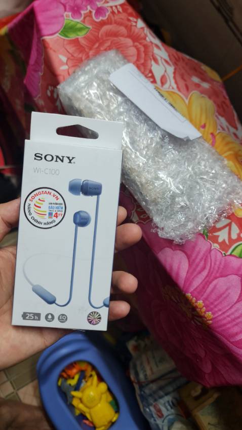 OK ! Chất lượng âm thanh ở mức khá tốt, tiếng bass thì cũng bình thường, ko mạnh lắm, hài lòng trong tầm giá, màu sắc mua màu xanh cũng khá đẹp và thời trang, kết nối rất dễ dàng, dò bluetooth kết nối là sử dụng, pin thì chưa bao giờ xài hết trọng 1 lần sạc nên chưa biết chính xác mấy giờ nghe liên tục, sạc chuẩn Type C cũng nhanh, khoảng hơn 2h  là đầy pin khi mua đã có sẵn pin còn ít. Cơ bản thì hài lòng với mức giá