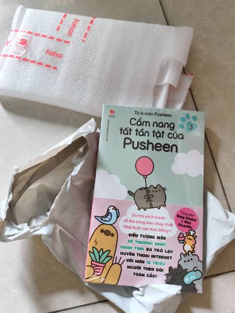 Giao nhanh, đóng gói cẩn thận, sách mới nguyên seal, đủ phụ kiện