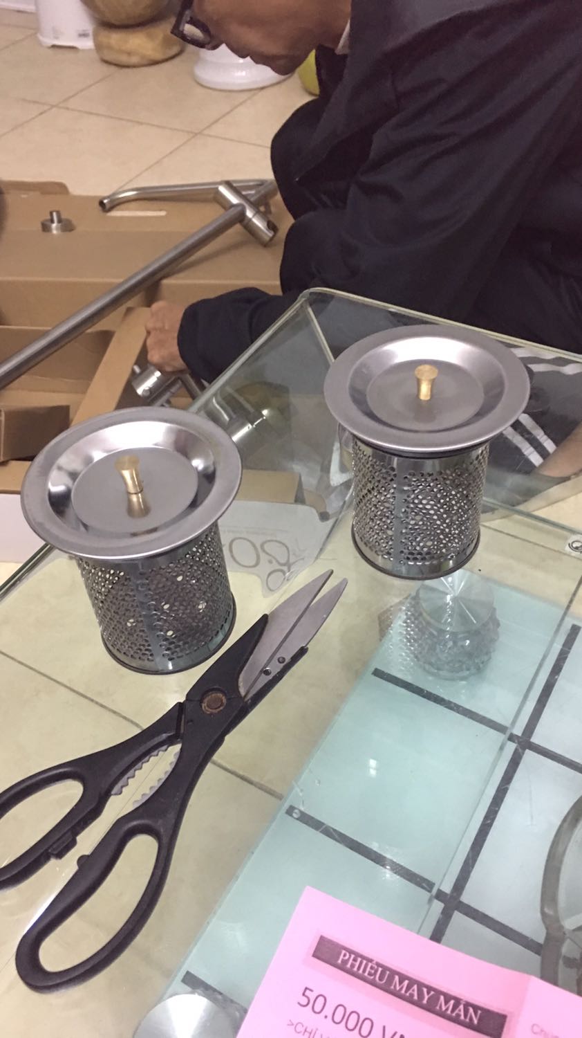 Sản phẩm giao nhanh hơn dự kiến
Sản phẩm rất đẹp ưng ý.
Nên có thêm hình ảnh và cách lắp 
Sẽ mua thêm 1 bộ nữa cho tầng khác