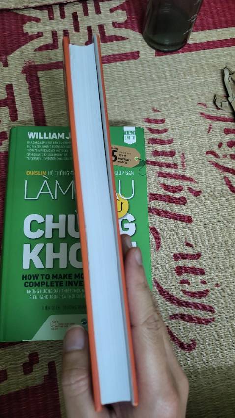 Chất lượng giao hàng và in ấn tốt. Nội dung thì mình không bàn đến vì đã đọc xong đâu. Sách có nhiều đồ thị nên rất dày, hi vọng đọc xong trong năm 2023.