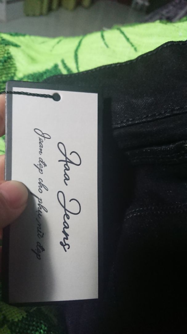 San pham chinh chu tung chi tiet nho, quan qua dep. Ban dau minh chon nham size, lien he voi shop thi duoc giai quyet doi nhanh, gon, le. Cham soc khach hang rat tot, shop de thuong lam.