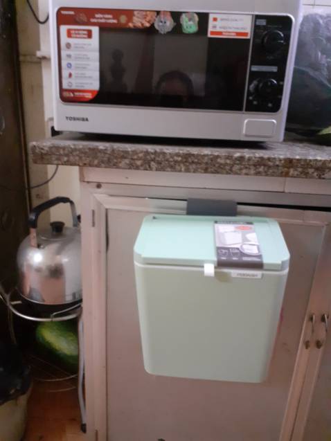 Màu xanh Patel siêu đẹp luôn, ưng cái bụng ghê gớm 🥰🥰 nhựa trơn nhẵn dày dặn và siêu chắc chắn, nắp mở đa chiều, dễ dàng mở sử dụng. Xứng đáng 10*