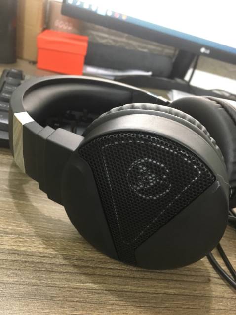 Tai nghe rất ưng nghe nhạc như ở quán bar ý shop ơi . Chơi game các thứ còn nghe được nhịp tim đối thủ cơ đấy , sản phẩm tốt vô cùng ưng ý hỗ trợ míc,đóng gói kỹ càng , giao hàng siêu nhanh