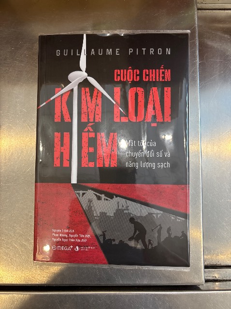 Sách giao nhanh, được bọc bìa bảo vệ sách rất tốt