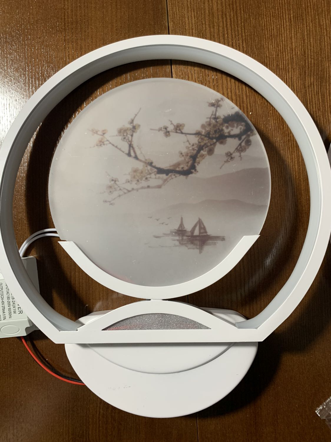 đèn mua 2 cái thì 1 cái xước quá shop ạ