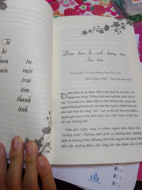 Nội dung thú vị nhưng điểm trừ là cách sử dụng câu chữ không đánh vào trọng tâm làm cho thông tin bị loãng không tạo hứng thú cho người đọc, đọc chương sau lại ko nhớ chương trước viết gì phải lật lại xem. Có lẽ do là sách thiên hướng thiền tịnh tâm nên vậy