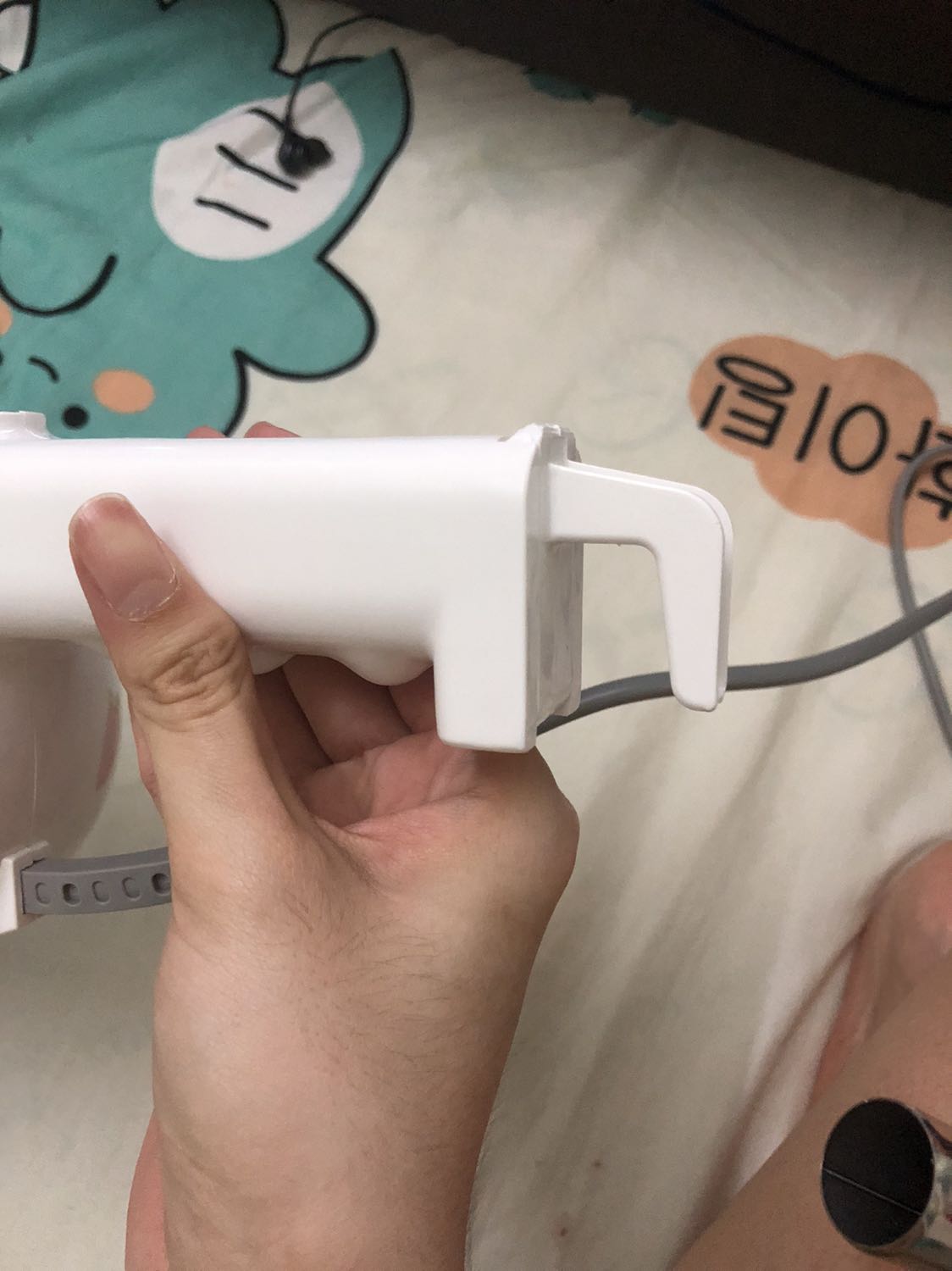 Máy xịn! Hút mạnh! Mới dùng tí đã hút được nhiều bụi nhưng dùng xíu nên tắt vì lực hút lớn nên hút xíu sẽ nóng máy. Mới đặt chủ nhật mà sáng t2 đã giao rồi! Mùa dịch nà giao siêu nhanh! Giá cả với chất lương tốt, nếu bền nữa thì 10 điểm, cảm ơn vì một sản phẩm quá tốt