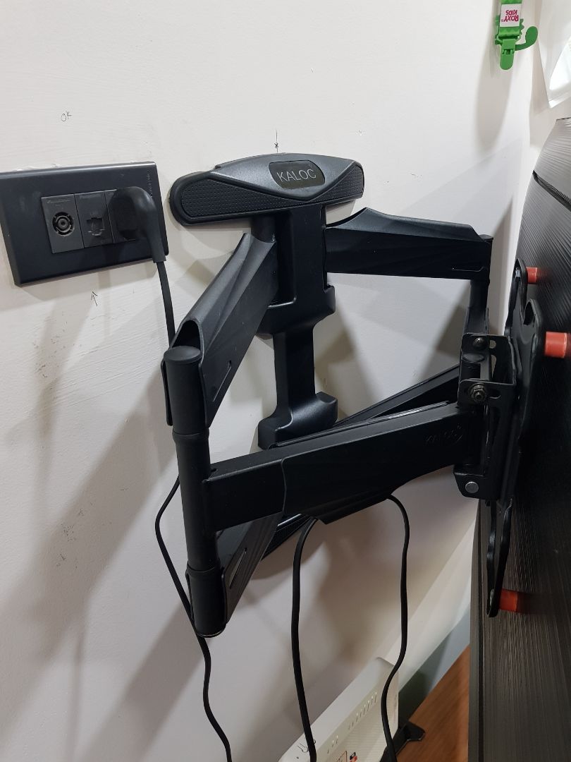 Tiki giao hàng nhanh hơn mong đợi. Tuy nhiên, nhà bán hàng giao không đúng sản phẩm. Tôi đặt khung treo North Bayou P6 2021, người bán giao KALOC X8, lại còn dán che model. Ngại đổi trả nên lắp luôn, cũng may vẫn ổn.