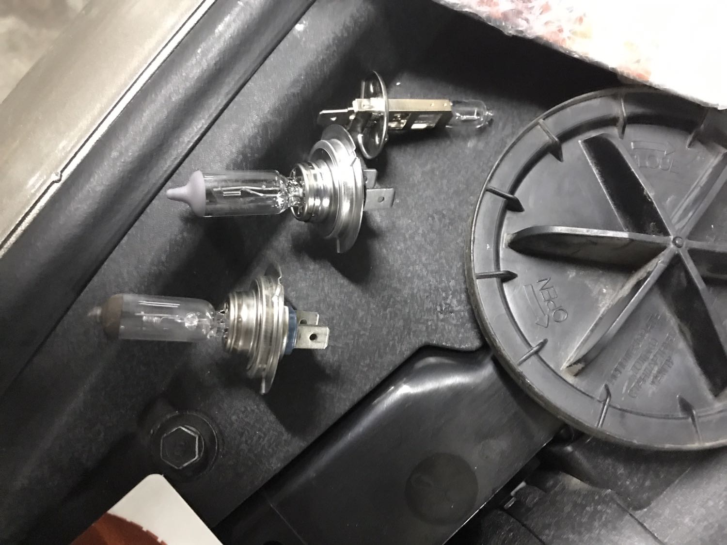 Sản phẩm tốt như mô tả, có cả tem chống hàng giả của chính hãng, thay cái được luôn