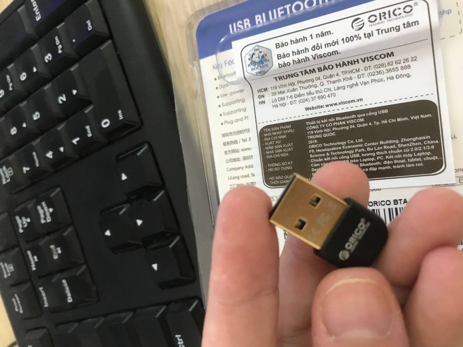 Mình mua adapter này để bổ sung bluetooth cho máy bàn. Thiết bị dùng mát chứ không bị nóng, có thể phát nhạc ra tai nghe bluetooth, kết nối với điện thoại chế độ handfree. Tuy nhiên có một thiếu sót là mình ko thể dùng smartphone để thiết lập dynamic lock (tự động khóa máy tính khi smartphone ra xa khỏi máy tính) cho windows 10.
Tất nhiên vẫn hài lòng với thiết bị chính hãng tầm giá 100k, hổ trợ chuyển phát nhanh trong ngày tikinow.
khuyên dùng