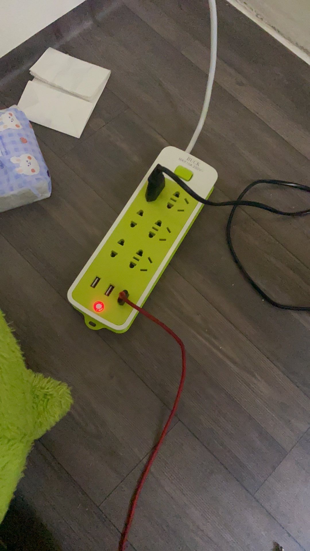 Chất lượng tốt, shop đóng hàng cẩn thận, nhiều ổ cắm tha hồ cắm, ổ điện cứng cáp nhìn ngon lành á.