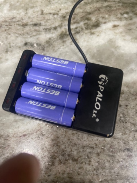 Pin khong charge duoc, nhu quang cao …de nghi shop hoan tien lai