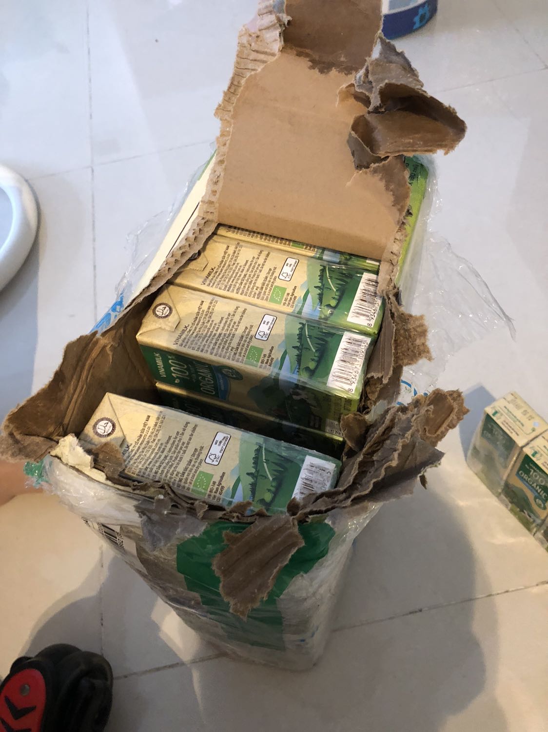 Hàng bể, đề nghị liên hệ đổi lại hàng. Cảm ơn.