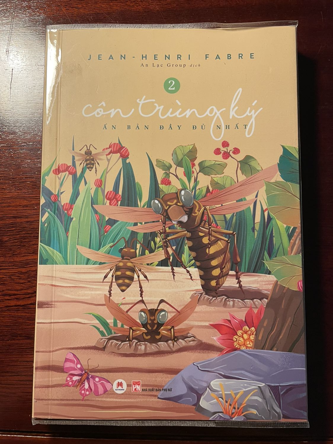 Sách hay, munh hoạ đẹp.
Tuy nhiên phù hợp với tẻ 9, 10 tuổi trở lên do dài.