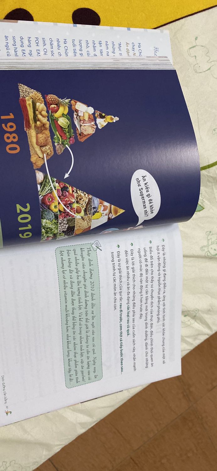 Giấy đẹp, nhỏ, không quá nặng. Màu sắc bắt mắt. Nội dung phù hợp.