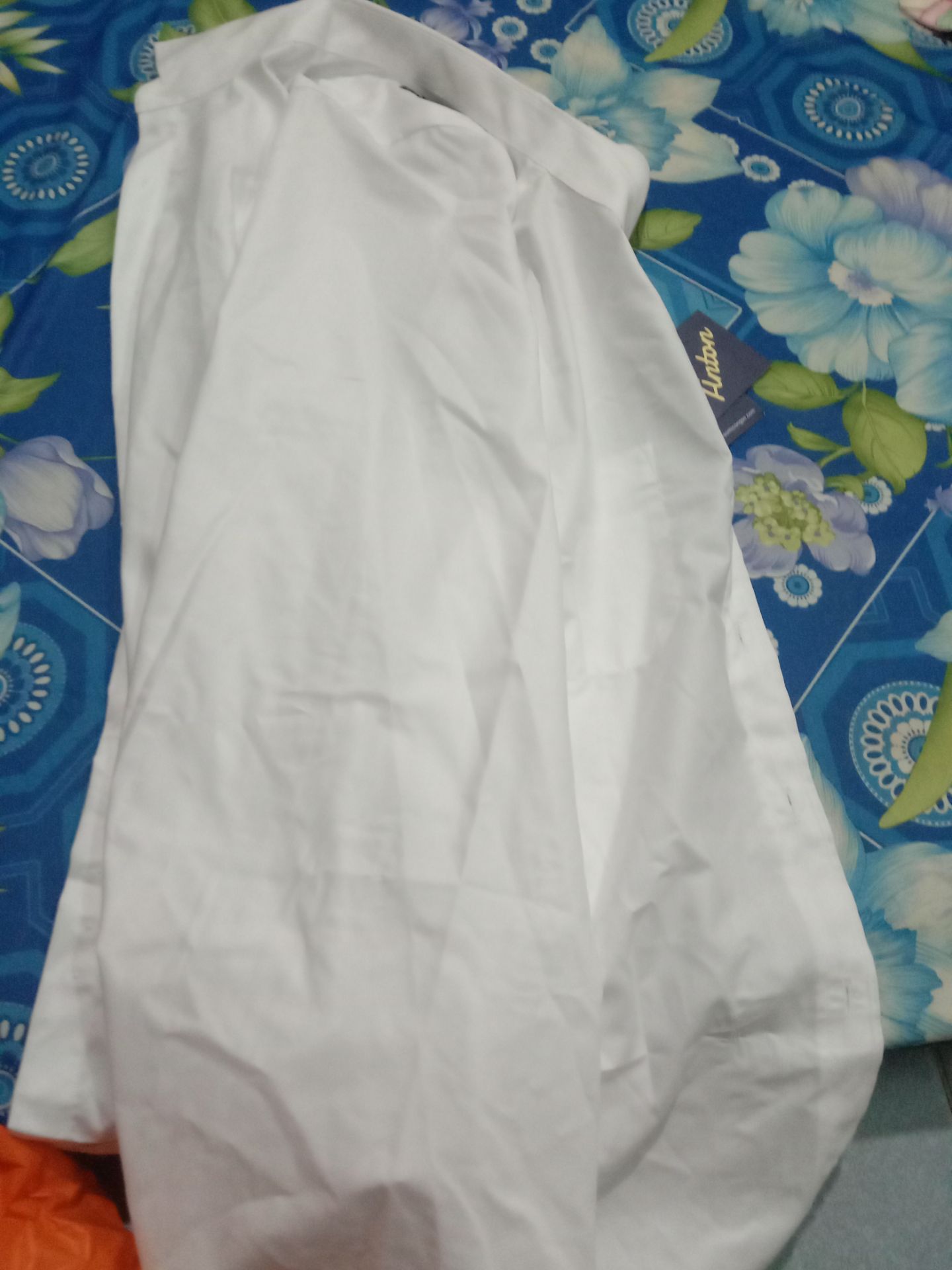 tôi không chấp nhận sản phẩm như vậy, không có hộp gì hết, bây giờ tôi trả lại hoàn tiền cho Tôi,treo đầu dê bán thịt *** à