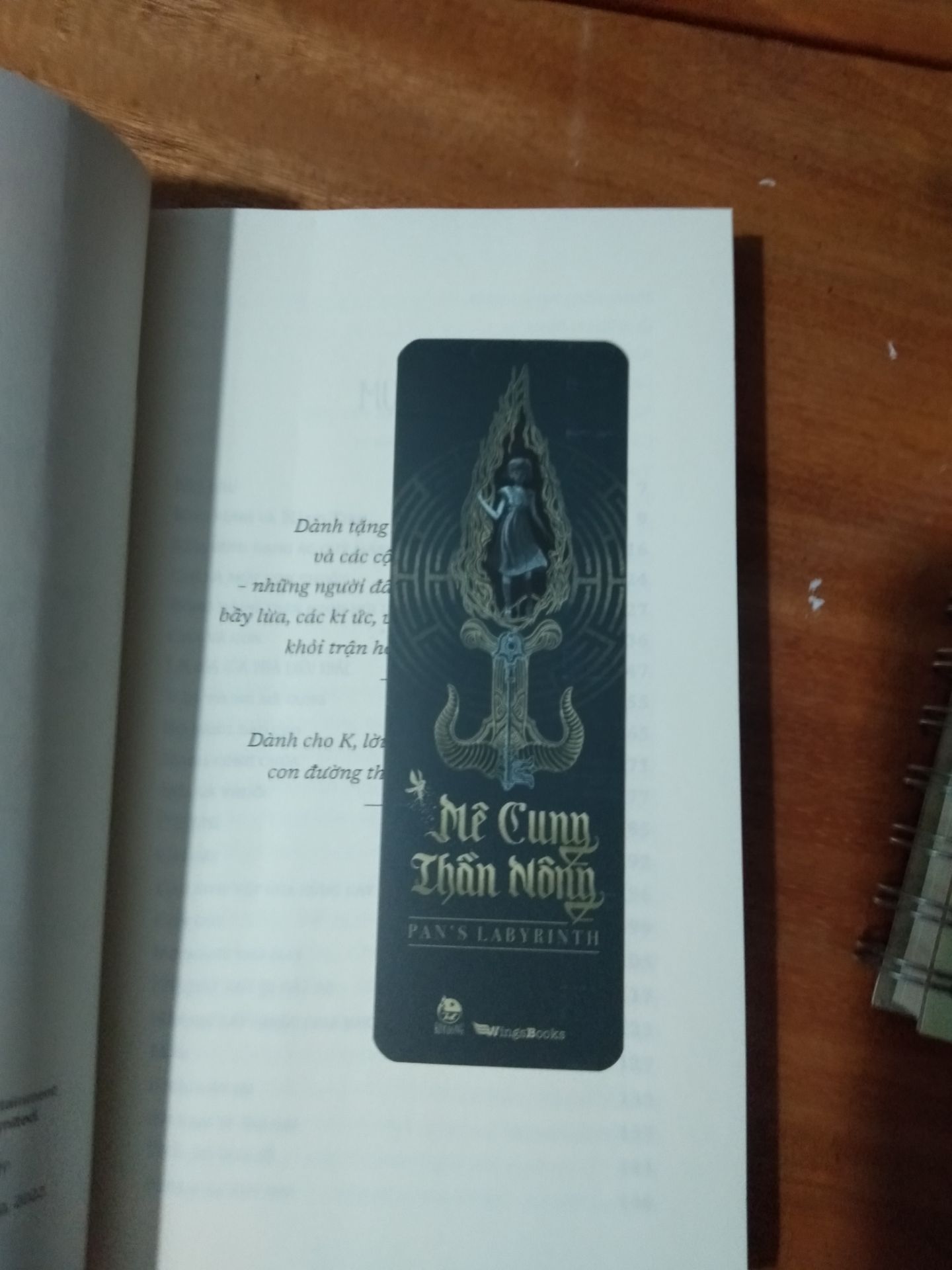 bìa xước, df gáy, nhưng giao hàng khá nhanh, (nm mình thích cho 1 sao)