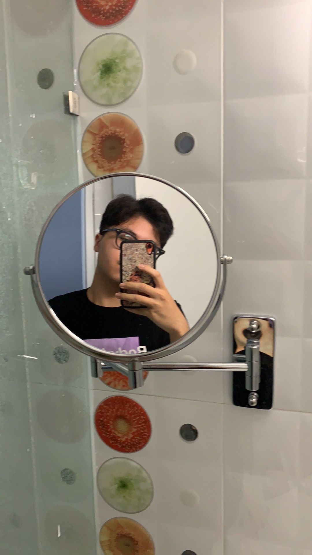 Gương nét căng rõ nét từng sợi lông hii, nói chung là  tốt, chắc chắn, sáng bóng Inox chuẩn. Giá cũng hợp lý. Hài lòng, cực kỳ tiện