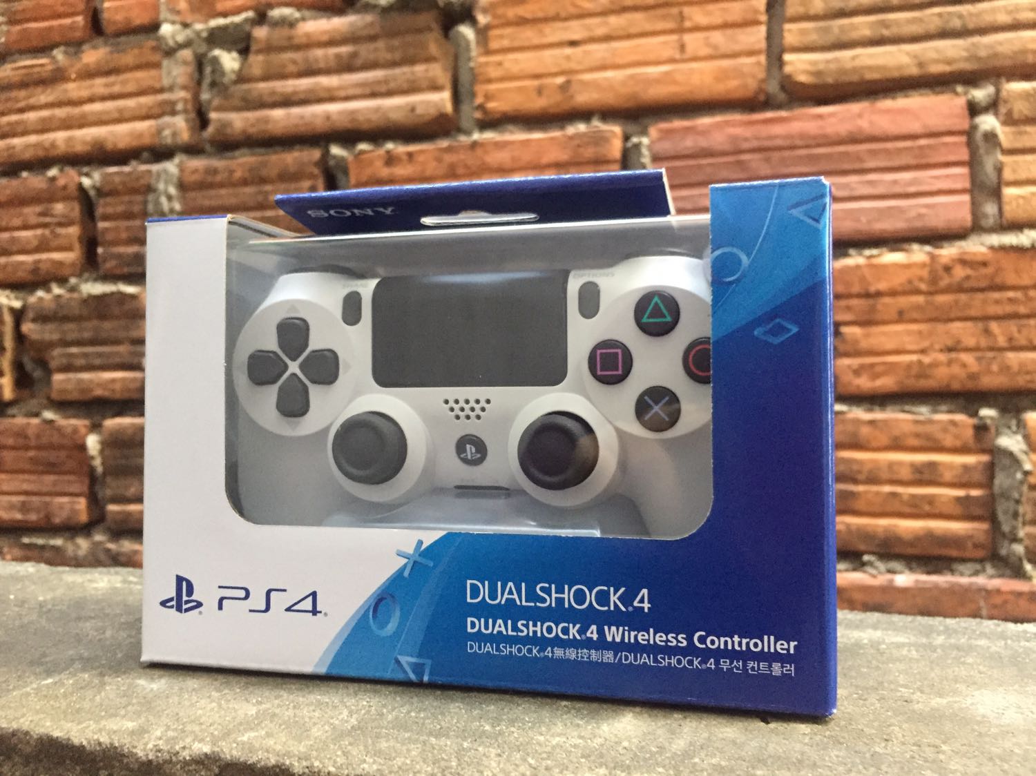 Shop uy tín, hỗ trợ nhiệt tình nhanh chóng, ưng ý màu trắng này quá. Sẽ ủng hộ shop tiếp nữa :)