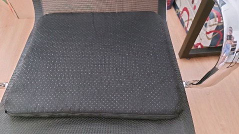 Rất êm mông, ngồi thoải mái, độ đàn hồi tốt.. giá hớp lý.. hài lòng nhé