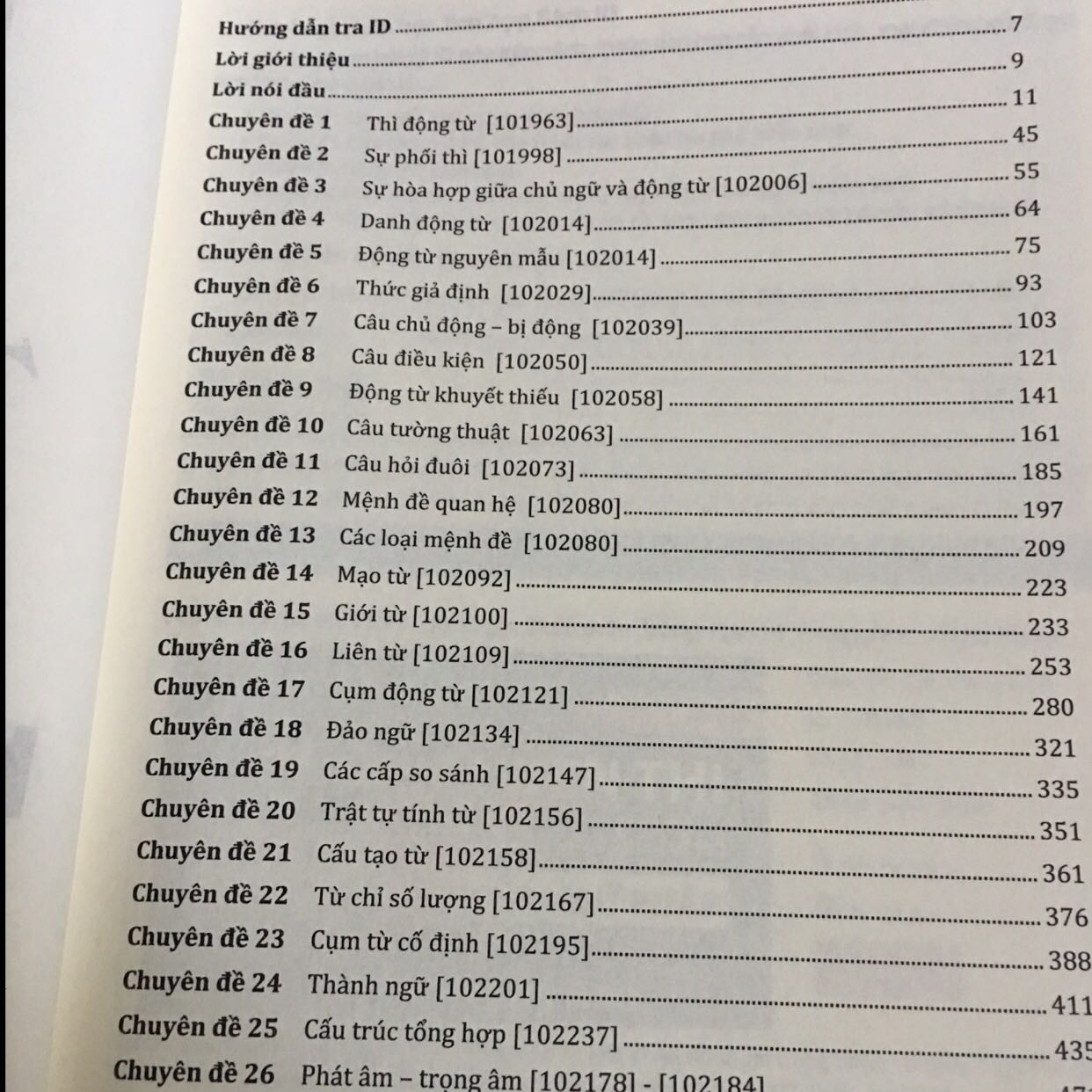 Sp tốt lắm, đóng gói cẩn thận, khoá học có hạn đến đầu năm 2024, nên mua nha, phù hợp cho những bạn có lượng tự vựng nhất định nha, mn nên học từ vựng để học sách oke hơn, video bài giảng cực kì dễ hiểu nha, phù hợp cho bạn ôn tập lại nhé, có gốc 1 xíu sẽ oke hơn nè, mất gốc cũng oke tại vì có bài dạng có các dạng bài để ta có thể cập nhật kiến thức ạ