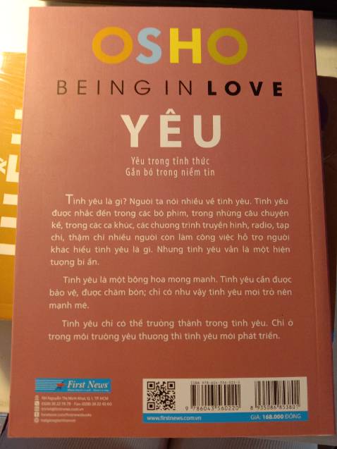 Mình mua bộ này để mang đi tặng mà trong ba cuốn thì có một cuốn không bọc và bị bóp méo như đã sử dụng qua nên mình không hài lòng với dịch vụ đóng hàng của tiki trading. Mong sang năm mới 2023 tiki  trading sẽ ngày càng phát triển và cải thiện thêm về vấn đề đóng gói hàng.