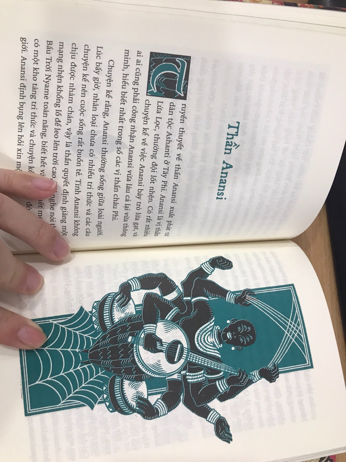 Đã từng đọc cuốn 'Sinh vật thần thoại" của Epic thì không thể bỏ qua cuốn thứ 2 này. Nội dung các câu chuyện về các vị thần đều rất hay, thú vị, cung cấp nhiều thông tin bổ ích về thần thoại. Trẻ em hay người lớn đều đọc được. Hình minh họa được vẽ rất cầu kỳ, ấn tượng.