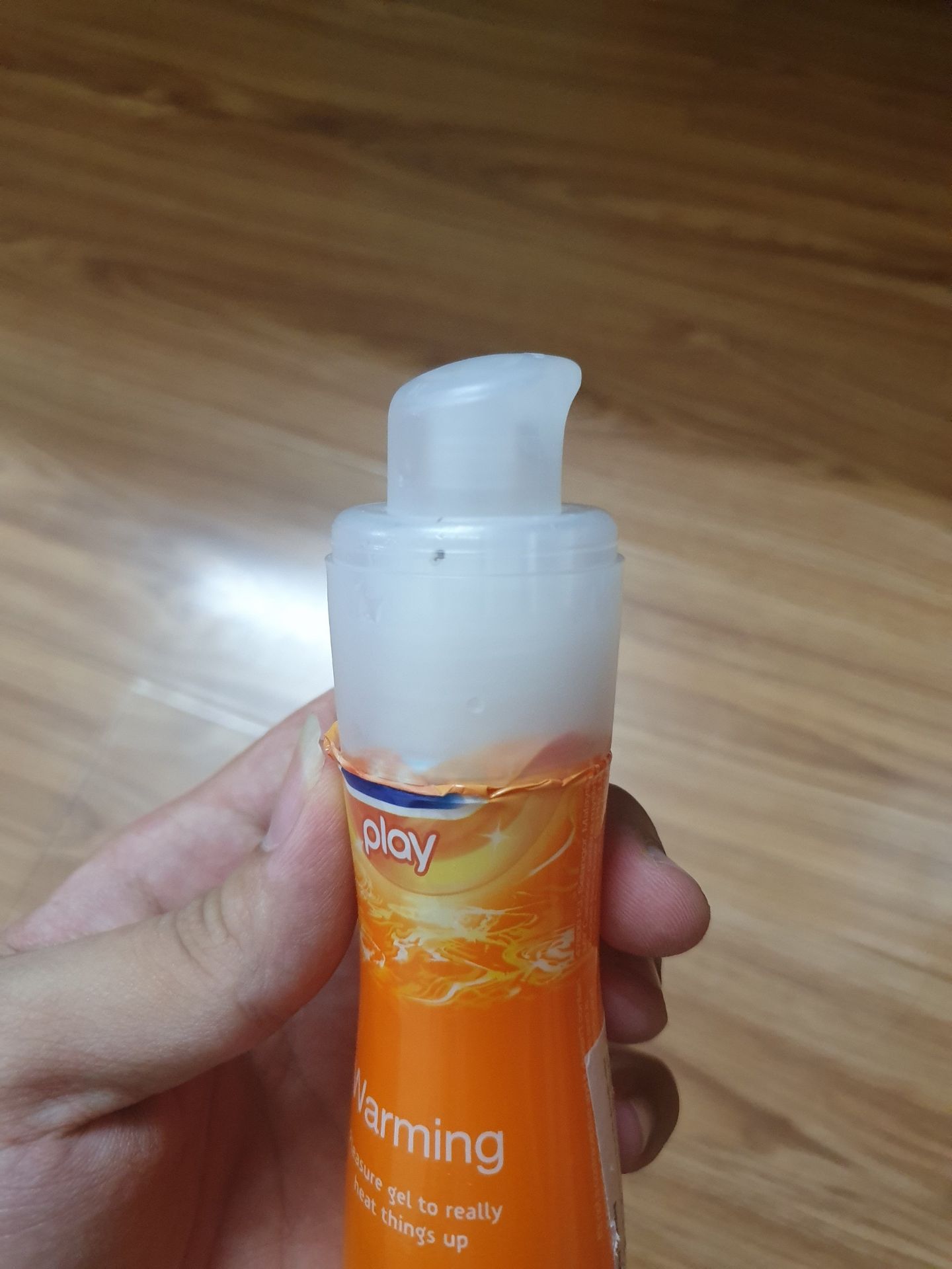 Tôi đã viết phản hồi về sản phẩm n ko thấy hiển thị và luôn nói đã viết nhận xét rồi. Tôi rất bức xúc về sản phẩm dc giao. nó đã bị bóc từ trước nham nhở. ko hiểu sao Tiki có thể giao sản phẩm ấy cho khách hàng. Dù đã mua nhiều sản phẩm của tiki n gần đây tôi rất bực mình với cách làm ăn của tiki. ko chấp nhận dc. Tôi cần dc giải thích.