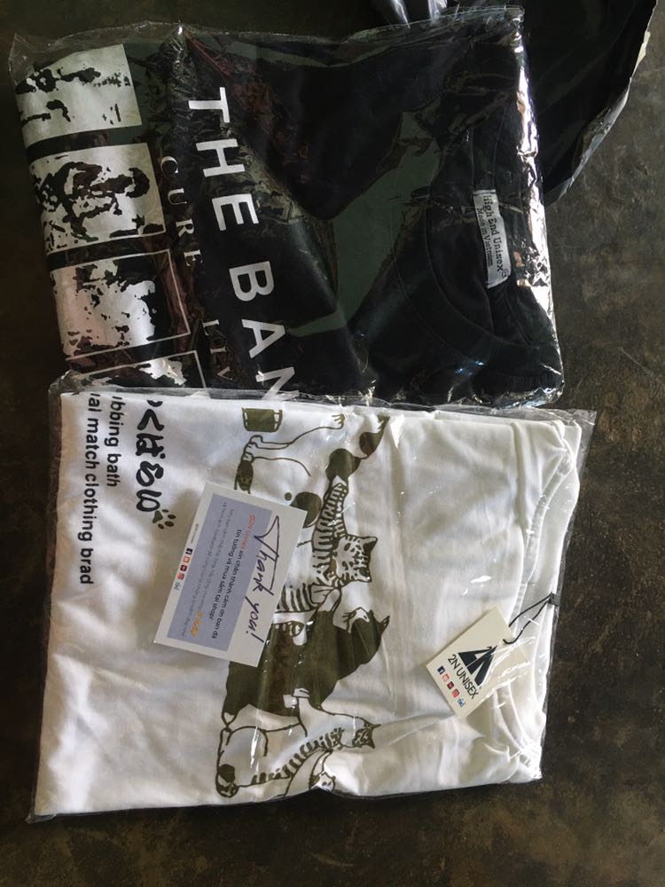 Giao hàng nhanh chất vải oke không quá dày cũng không quá mỏng. Với mức tiền như vậy có 1 cái áo như thế là oke rồi không đòi hỏi thêm