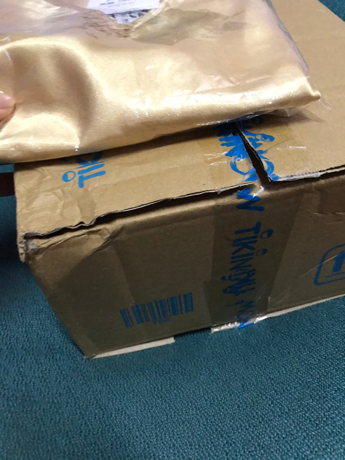 Giao hàng nhanh, chuẩn chỉ so với yêu cầu của mình. hàng chính hãng ibasic.
giảm giá sâu hơn so với mua ở siêu thị.
rất quyến rũ, màu sắc cũng tươi sáng. phối ren rất khéo, 
mềm mịn, thoáng mát, 
thankiu tiki