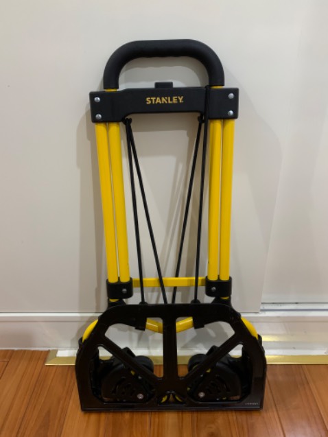 quá sức là hài lòng với sản phẩm này của Stanley.
Chất lượng hoàn thiện rất cao ở mọi chi tiết. Bánh xe êm, mượt mà. quá sức là hài lòng với sản phẩm này của Stanley.
Chất lượng hoàn thiện rất cao ở mọi chi tiết. Bánh xe êm, mượt mà.