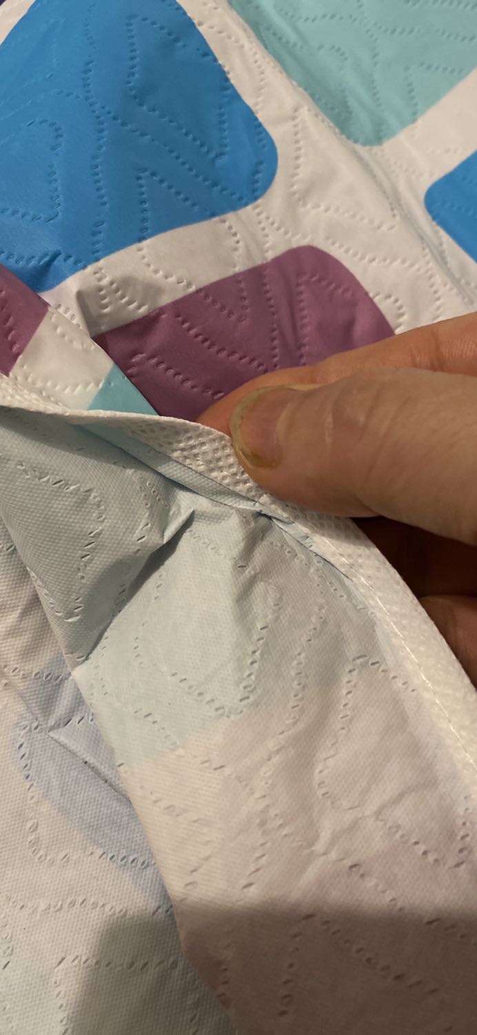 hàng rởm. Shop mô tả là 3 lớp nhưng có một lớp ni lông chất lượng kém thôi. xược tay là rách!!! tránh shop này