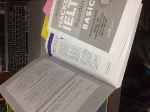 Mua bộ 4 cuốn về học, giao hàng đóng gói cẩn thận nhân viên nhiệt tình. Song giờ mới mở bọc cuốn sách đầu tiên trong 4 cuốn ra xem thì thấy sách đóng gáy lỗi nên bị bung giấy, chắc là do nhà sản xuất. Mong nhà sách lần sau khi xuất sách cần kiểm tra sách trước để tránh bị tình trạng này. Thật sự cảm thấy khó chịu vô cùng