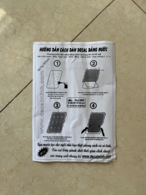 Giá rẻ hơn so vs trang khác. Nhưng công nhận khó gián hehe. Mặt trên ủi cũng nhẹ chứ lủng lỗ, xước như chơi. Shop tư vấn okie. Đỡ chói sáng hẳn