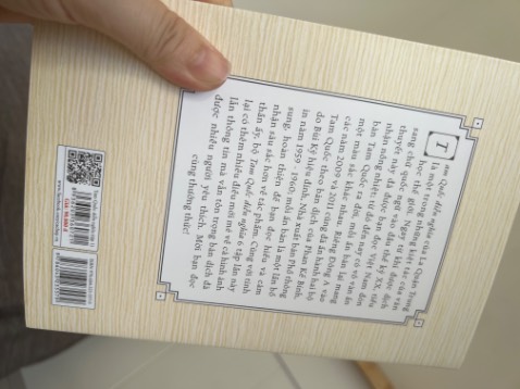 Thiết kế sách rất đẹp. Giấy rất đẹp. Sách giá trị, bản dịch của Phan Kế Bính chuẩn và hay. Sách chia thành 6 cuốn rấ dễ cầm đọc và mang theo