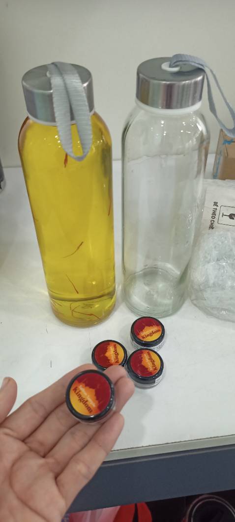 Cảm ơn shop rất nhiều, rất hài lòng về shop , sản phẩm đúng hàng chính hãng, pha với nước ấm cho thêm mật ông uống rất tốt cho sức khỏe, đẹp da ...thơm lắm luôn, sẽ tiếp tục ủng hộ shop