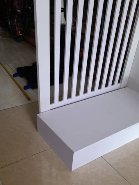 Cám ơn shop tôi đã nhận hàng, tuy nhiên theo hình mẫu thì còn thiếu nên không thể ráp hoàn thiện được. Đề nghị shop gửi bổ sung gấp cho . Các chi tiết thiếu : 2 thanh nẹp khung vách sọc + tấm kê chậu hoa . Phần đế bị hở do tấm cắt bị ngắn . (Có kèm ảnh).