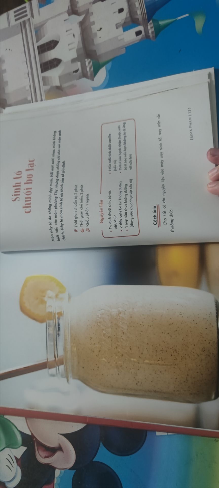 Sách dỡ, viết toàn chung chung ko có, phương pháp nấu ăn tệ, không cụ thể chi tiết, trình bày khó hiểu.. đọc chán. toàn  những nguyên liệu mắc tiền, tốn kém. nhà nghèo thì ko ăn uống healthy được à. à nên phân ra nhiều mục, ăn khem, ăn sang, cho 1 người (mà 1 người sao cho tiết kiệm, 1/4 của bơ, 3/4 còn lại bảo quản ntn), cho gia đình,... Mâm cơm gia đình có các món thì nên hướng dẫn cụ thể từng món. (như món canh cà tím đậu phụ có biết nấu đâu, xem trên mạng thì mua sách làm gì nữa)