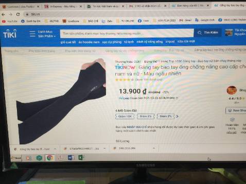 2 đơn hàng giao 2 đợt này trong cùng 1 ngày sớm như mong đợi ... mũ len và khăn quàng cổ vừa và đẹp màu kem rất tuyệt, kèm găng tay dày và chuẩn.
hài lòng 100%
..................
(riêng găng tay đợt trước nhận không đúng như trong hình ảnh quảng cáo, 
hình thì dài như là bao cả bàn ngón 
mà nhận thì ngắn tới cổ tay lại mỏng, cũng đành để sử dụng ...)
Nói chung cũng gởi lời cám ơn Tiki...