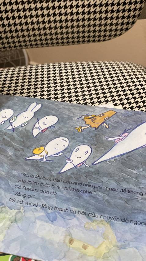 Sách rất đẹp. Hình ảnh sắc nét. Chất liệu giấy Ok. Giao hàng nhanh.