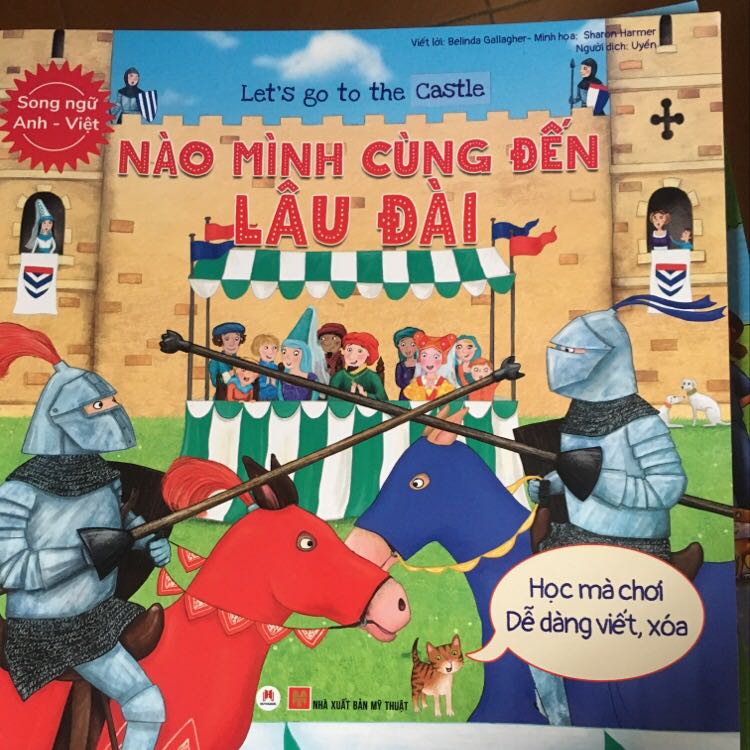 Sách in trên giấy có thể viết bằng bút viết bảng foocmica, tẩy xoá được, tranh dễ thương, song ngữ cháu mình thích lắm