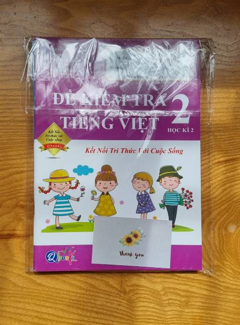 Sách bản mới nhất, in và nộp lưu chuyển 2022, khổ 19*26.5cm. Đóng gói tốt, In sắc nét, đẹp về chất lượng sách của Thầy thì quá tốt phù hợp cho các bạn học chương trình công lập. Lần trước mua 1 lần của shop không hài lòng do đưa thông tin sản phẩm nhầm lẫn mà không gọi báo cho khách hàng. Lần này giao đúng Sp cho 5sao