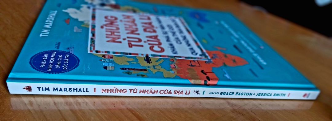 Quá nhanh & quá nguy hiểm 🤩 Sáng đặt chiều có sách luôn và ngay. Yêu thế chứ lị 😍. Sách đẹp từ thiết kế hình ảnh, màu sắc đến giấy in. Mình mua thêm quyển này cho bạn nhỏ vì quyển nhiều chữ kia phần cuối con đọc hơi khó hiểu.
Dịch vụ Tiki tiện ích có nhiều lựa chọn cho KH. Dù đang trong đợt dãn cách toàn Tp theo chỉ thị 16 nhưng Tiki vẫn đảm bảo giao hàng nhanh và an toàn. Like &Thanks!