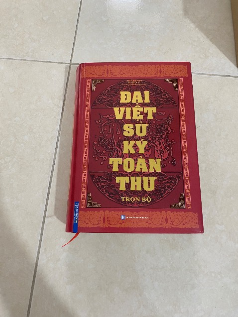 Nội dung sách dễ hiểu, giấy, mực, chữ in tốt.
Bìa đóng chắc chắn.