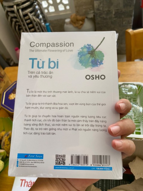 giao hàng trước dự kiến, bìa mềm chứ không phải bìa cứng như mô tả giao hàng trước dự kiến, bìa mềm chứ không phải bìa cứng như mô tả